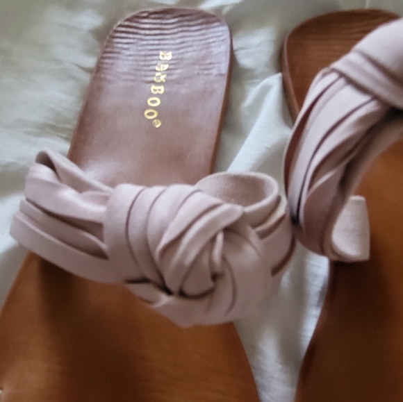 New- Elegant Pink Sandals - Picture 2 of 4